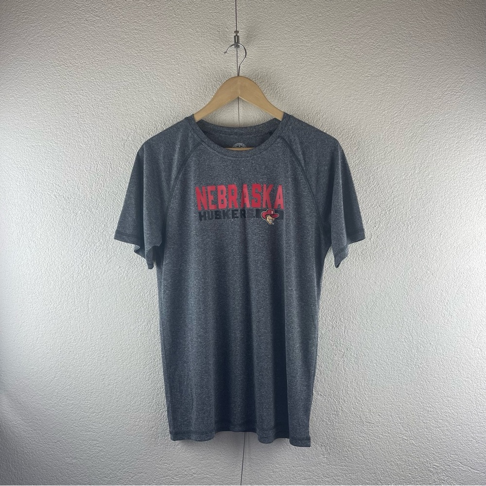 Rivalry Threads l XL University of Nebraska Huskers Logo Crew Neck Athletic Tee